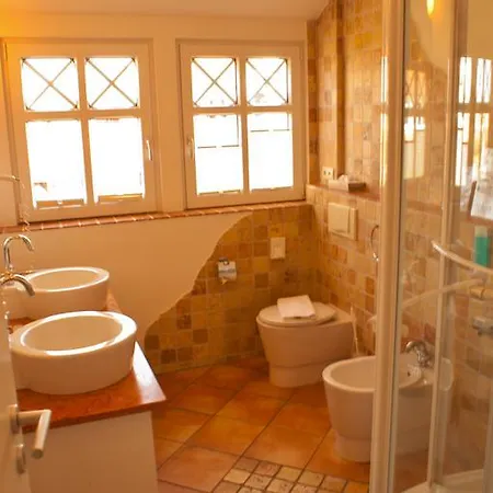 Kolb 4* לנגאוג